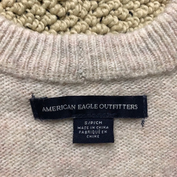 Oatmeal and black sweater - Picture 2 of 2